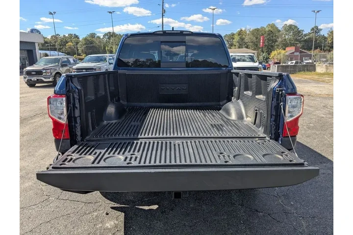 $31991 : Nissan Titan 2023 4x2 SV 4dr image 9