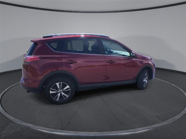$19500 : PRE-OWNED 2018 TOYOTA RAV4 XLE image 9