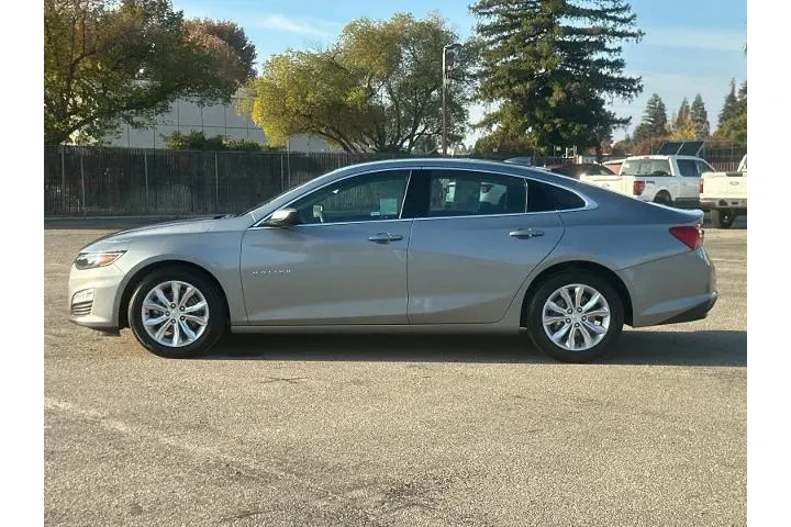 $18940 : Chevrolet Malibu 2024 LT 4dr image 6