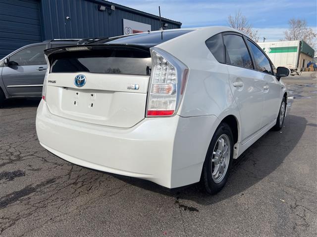 $6488 : 2010 Prius IV, TRUSTED AND TE image 6