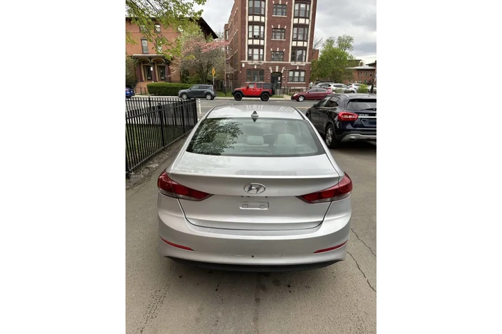 $8999 : 2017 ELANTRA SE image 3