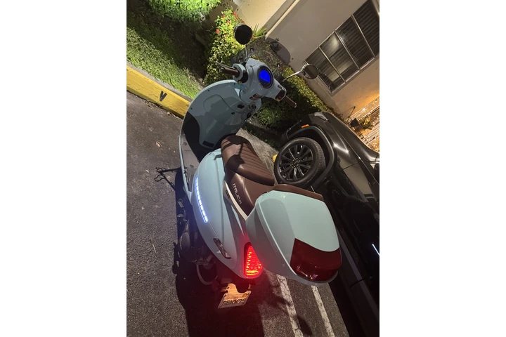 $1800 : Vendo Italika 150 cc image 4