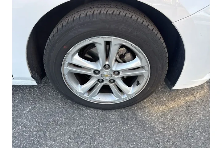 $9683 : Chevrolet Cruze 2018 LT Auto image 3