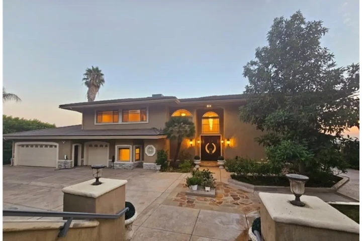 $1300 : Cuarto disponible image 3