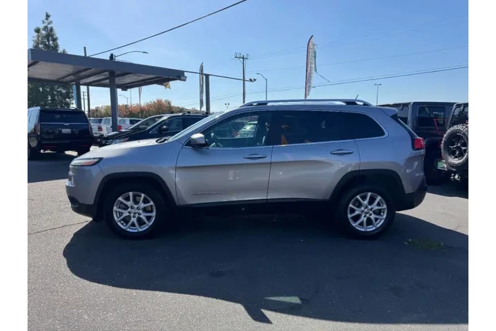 $7998 : 2015 Cherokee Latitude image 10