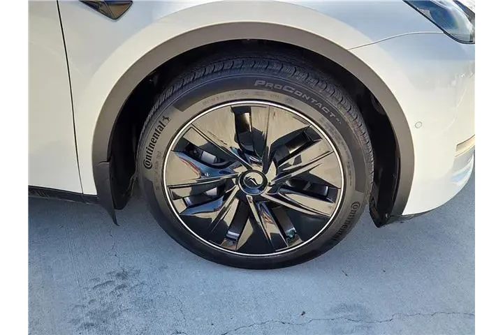 $29315 : Tesla Model Y 2021 AWD Long image 7