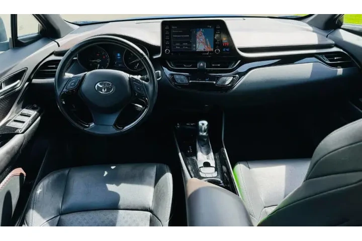 $20500 : 2019 C-HR XLE image 7