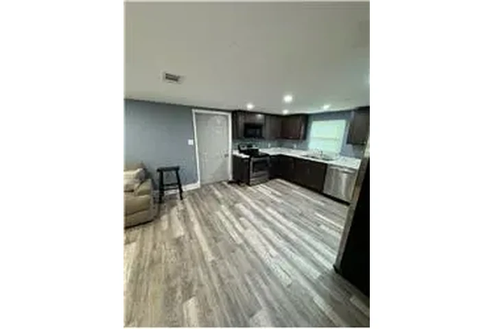 $1500 : Rental property with 2 bedro image 8