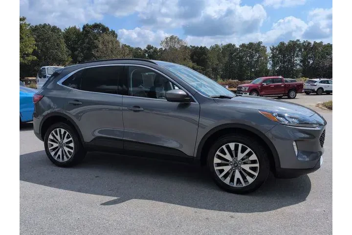 $23820 : Ford Escape 2022 AWD Titaniu image 2