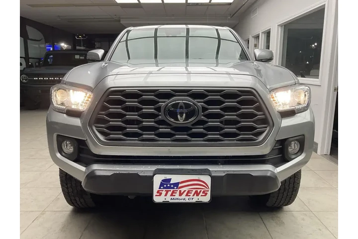 $37995 : Toyota Tacoma 2023 4x4 SR5 V image 2