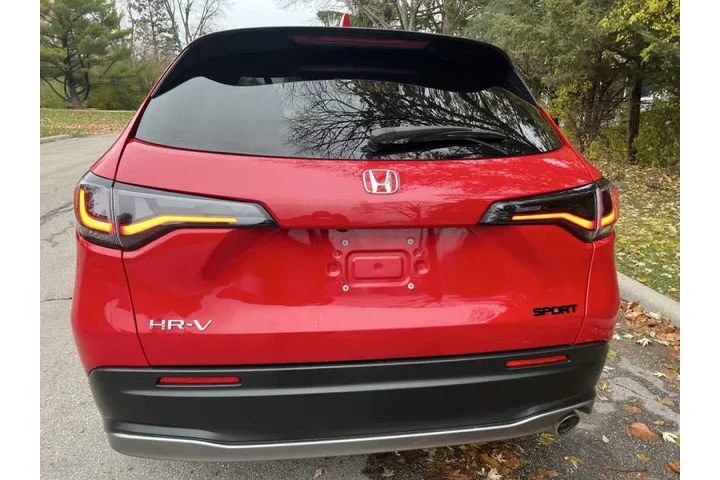 $23997 : 2023 HR-V Sport image 6