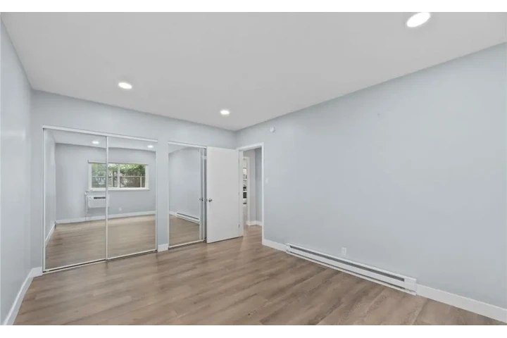 $1950 : 2 BEDROOM APT IN CARSON image 6