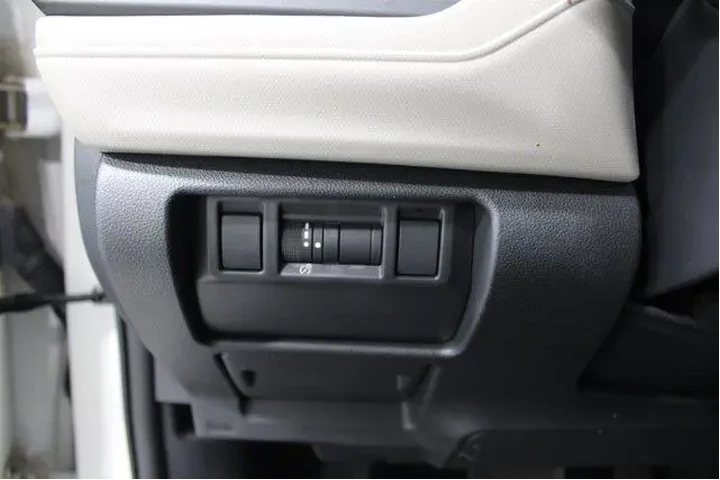 $28985 : Subaru Forester 2025 AWD Bas image 8