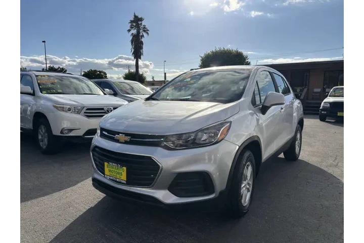 $8999 : 2017 Trax LS image 4