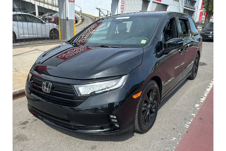 $33990 : Honda Odyssey 2024 Sport 4dr image 1