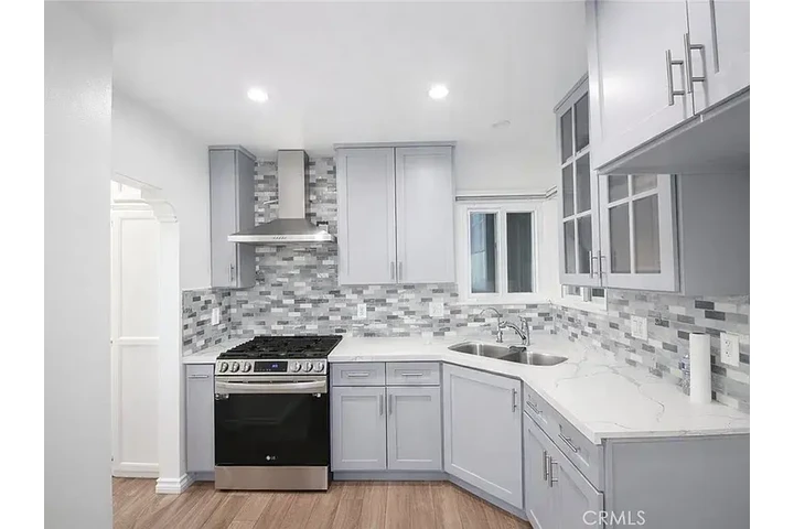 $1000 : Move in ready home casa image 3