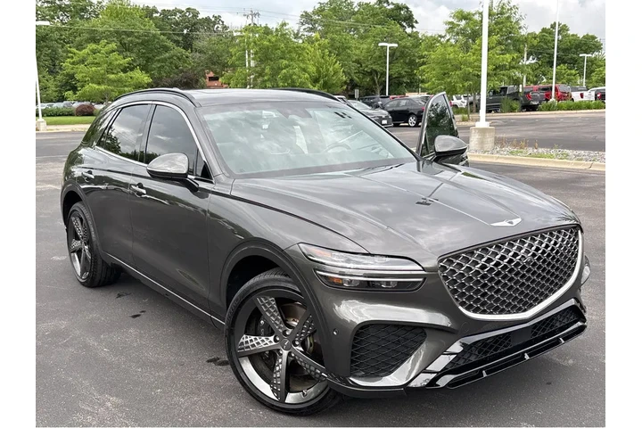 $56994 : 2025 GV70 3.5T Sport image 1