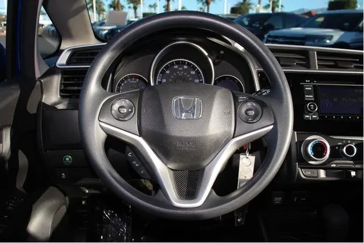 $15695 : Honda Fit 2017 LX 4dr Hatchb image 5
