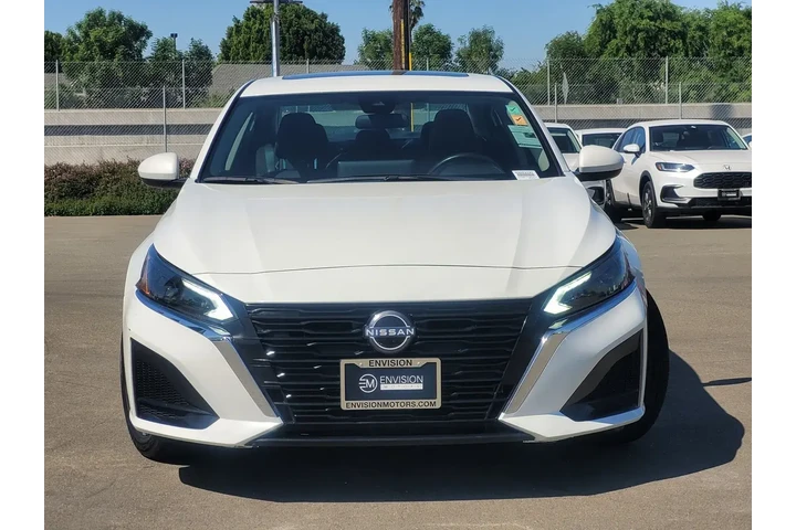 $20998 : Nissan Altima 2023 AWD 2.5 S image 2