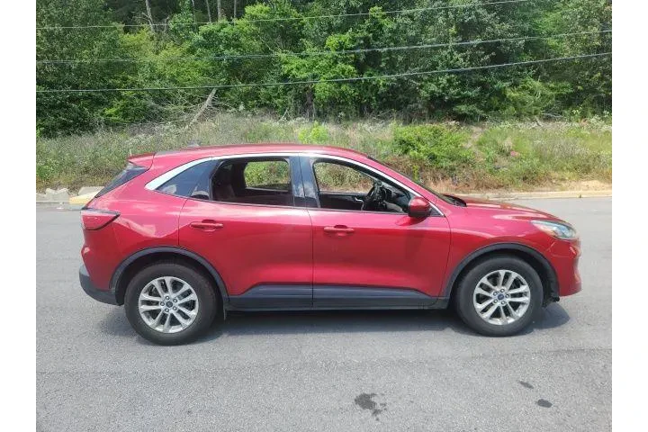 $12990 : Ford Escape 2021 SE 4dr SUV image 2