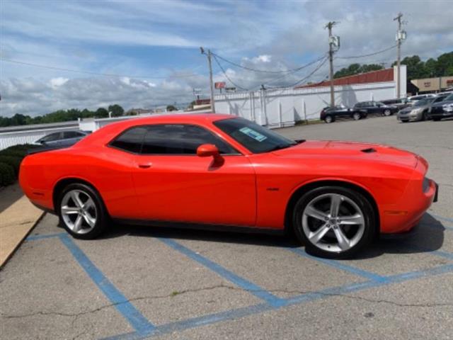 2017 Challenger image 4