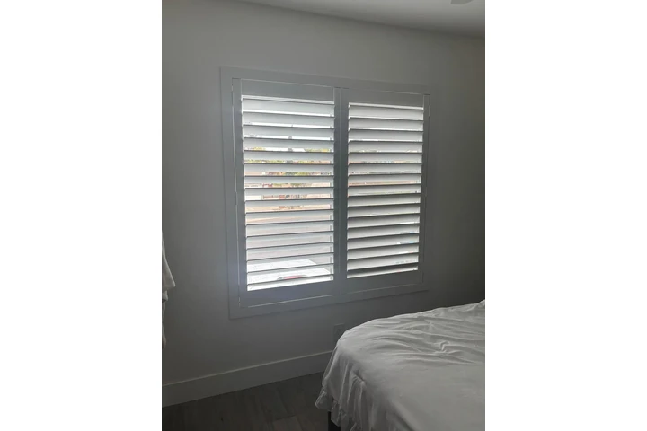 Instalación Shutters y Blinds image 4