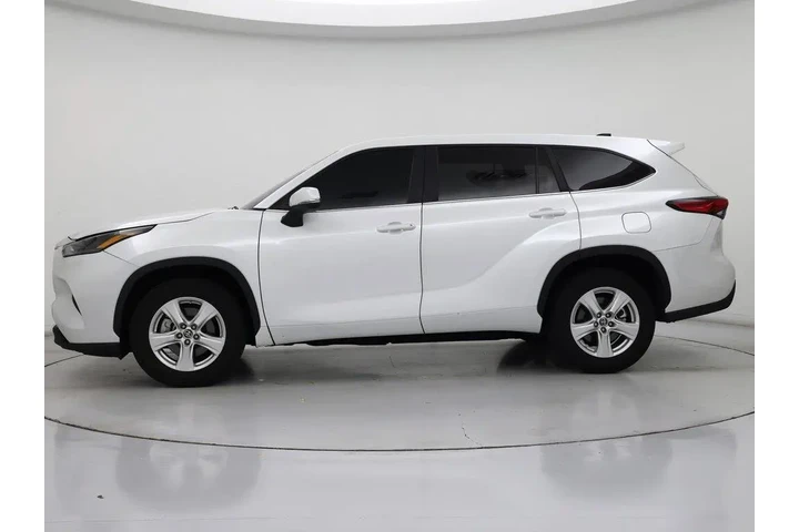 $35998 : Toyota Highlander 2023 L 4dr image 3