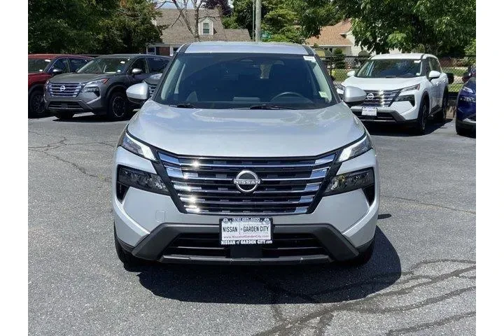 $19487 : Nissan Rogue 2025 AWD SV 4dr image 2