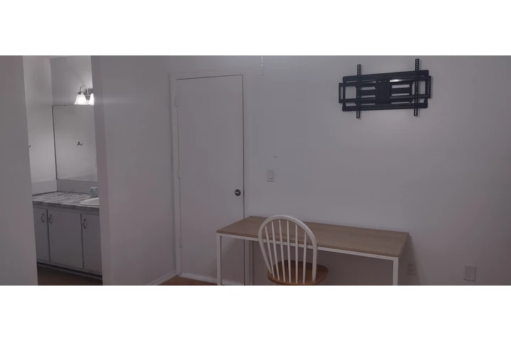 $1000 : Alquilo anexo persona sola image 7