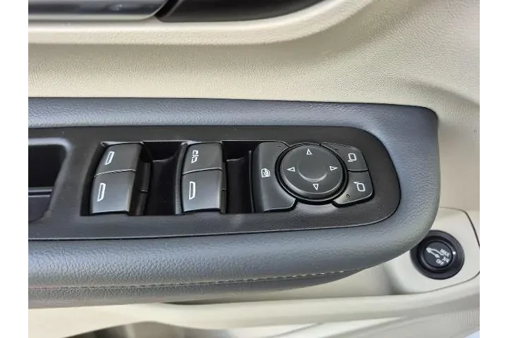 $29784 : GMC Terrain 2024 AWD Denali image 8