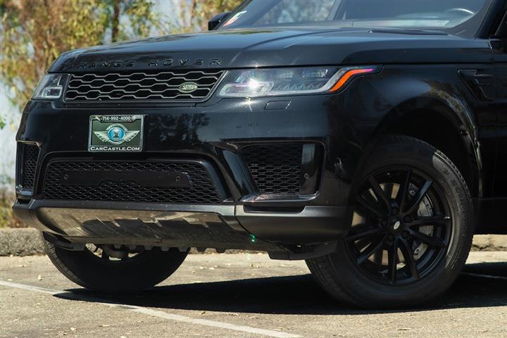 2019 Range Rover Sport SE image 2