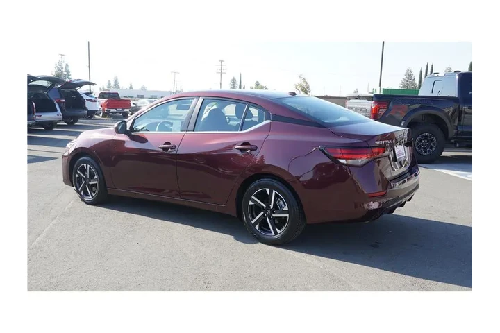 $17984 : 2025 Sentra SV image 6