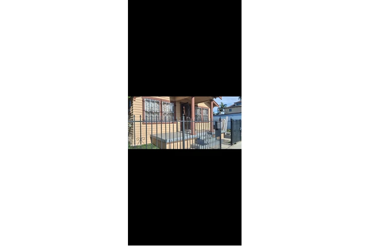 $2700 : Casa de renta image 1
