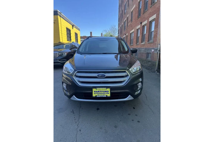 $9999 : 2018 Escape SE image 2