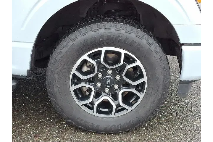 $35997 : Ford F-150 2022 4x4 XLT 4dr image 8