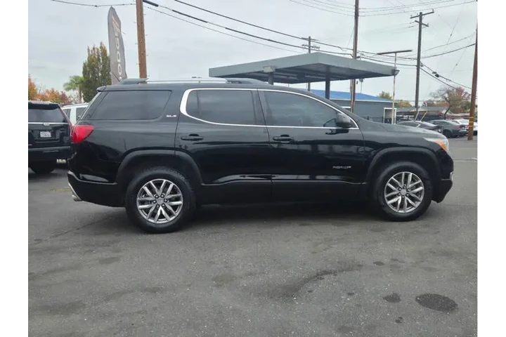 $10998 : 2017 GMC Acadia SLE-2 image 9