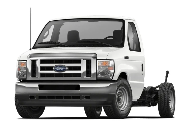 $33991 : Ford E-Series 2024 E-350 SD image 1