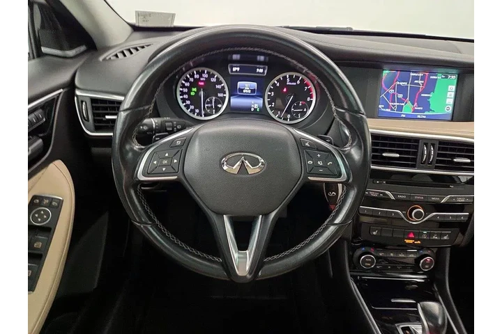 $15998 : INFINITI QX30 2017 Premium 4 image 10