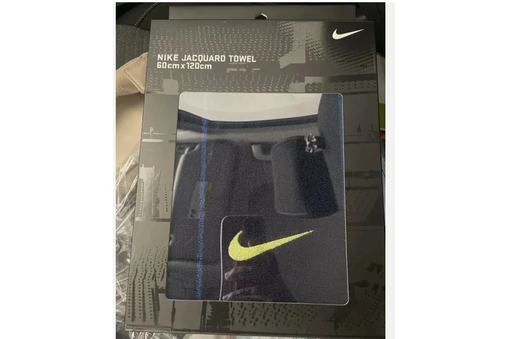 $50 : Oferta Toallas. Nike  Original image 3