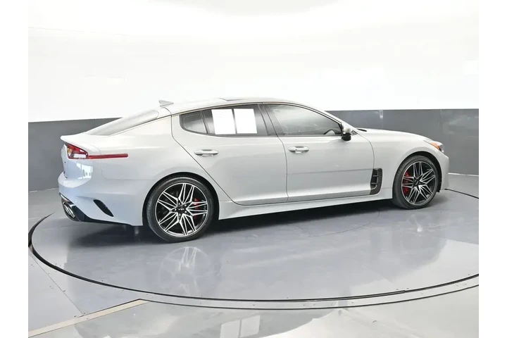 $37557 : Kia Stinger 2023 GT2 4dr Sed image 2