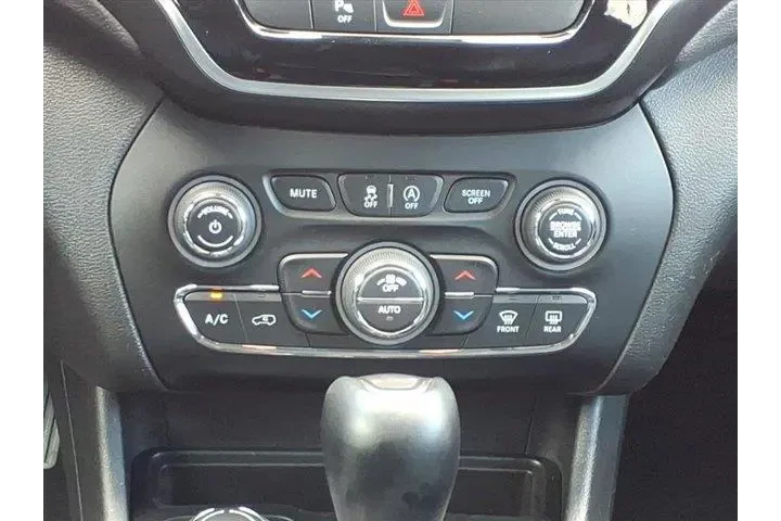 $16999 : Jeep Cherokee 2019 4x4 Limite image 8
