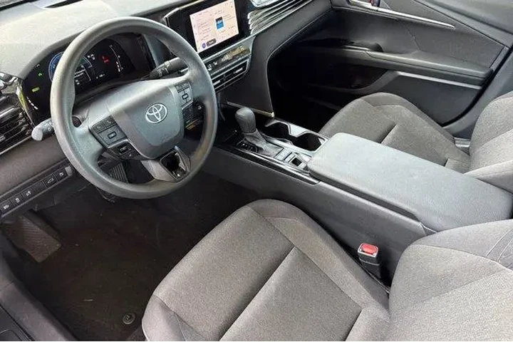 $24943 : Toyota Camry 2025 SE 4dr Sed image 5