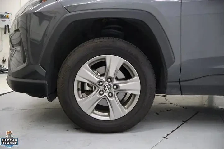 $28280 : Toyota RAV4 2024 AWD XLE 4dr image 10