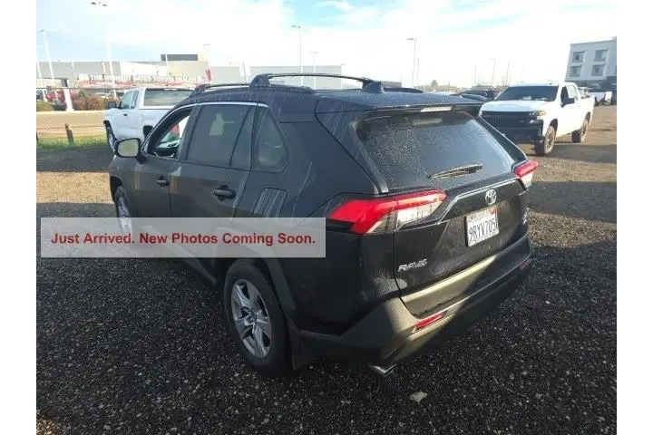 $30800 : Toyota RAV4 2025 AWD XLE 4dr image 4
