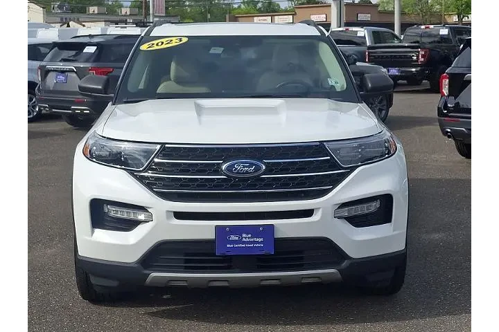 $34988 : Ford Explorer 2023 AWD XLT 4 image 2