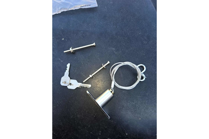 Garage door Emergency Key image 3