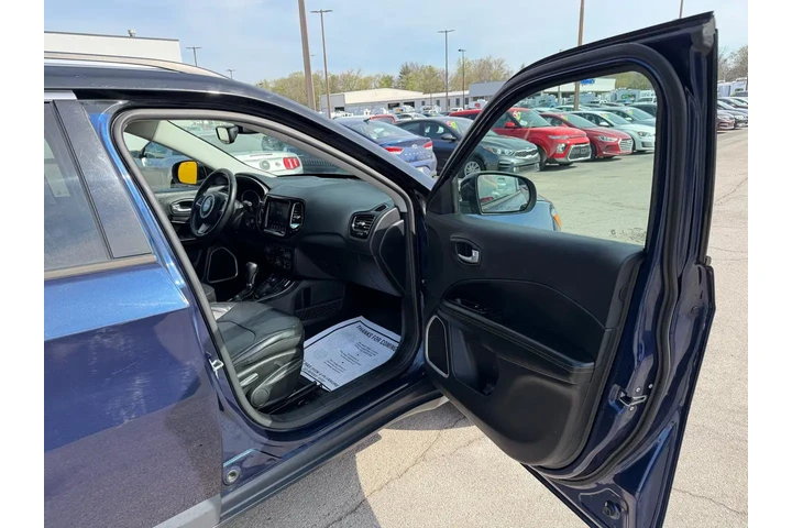 $10980 : 2017 Compass Limited image 8