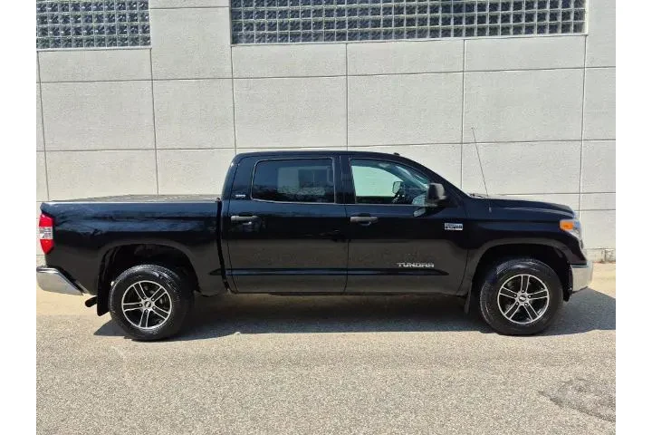 $32659 : Toyota Tundra 2017 4x4 SR5 4 image 5
