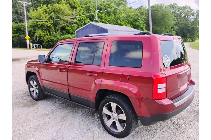 $6997 : 2017 Patriot Latitude image 5