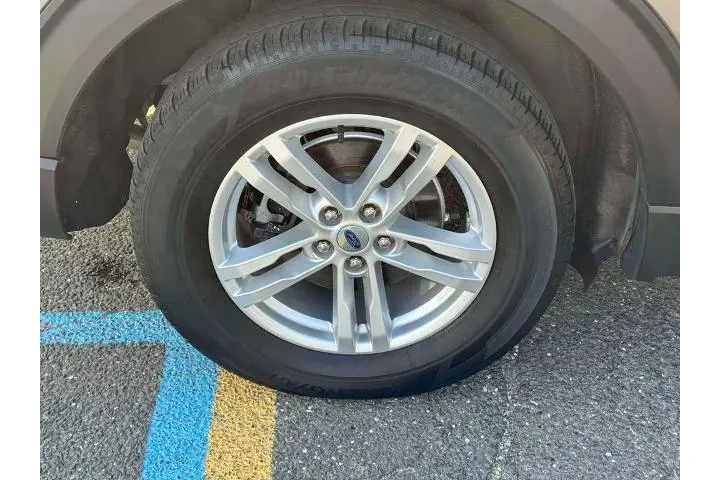 $29360 : Ford Explorer 2023 AWD XLT 4 image 10